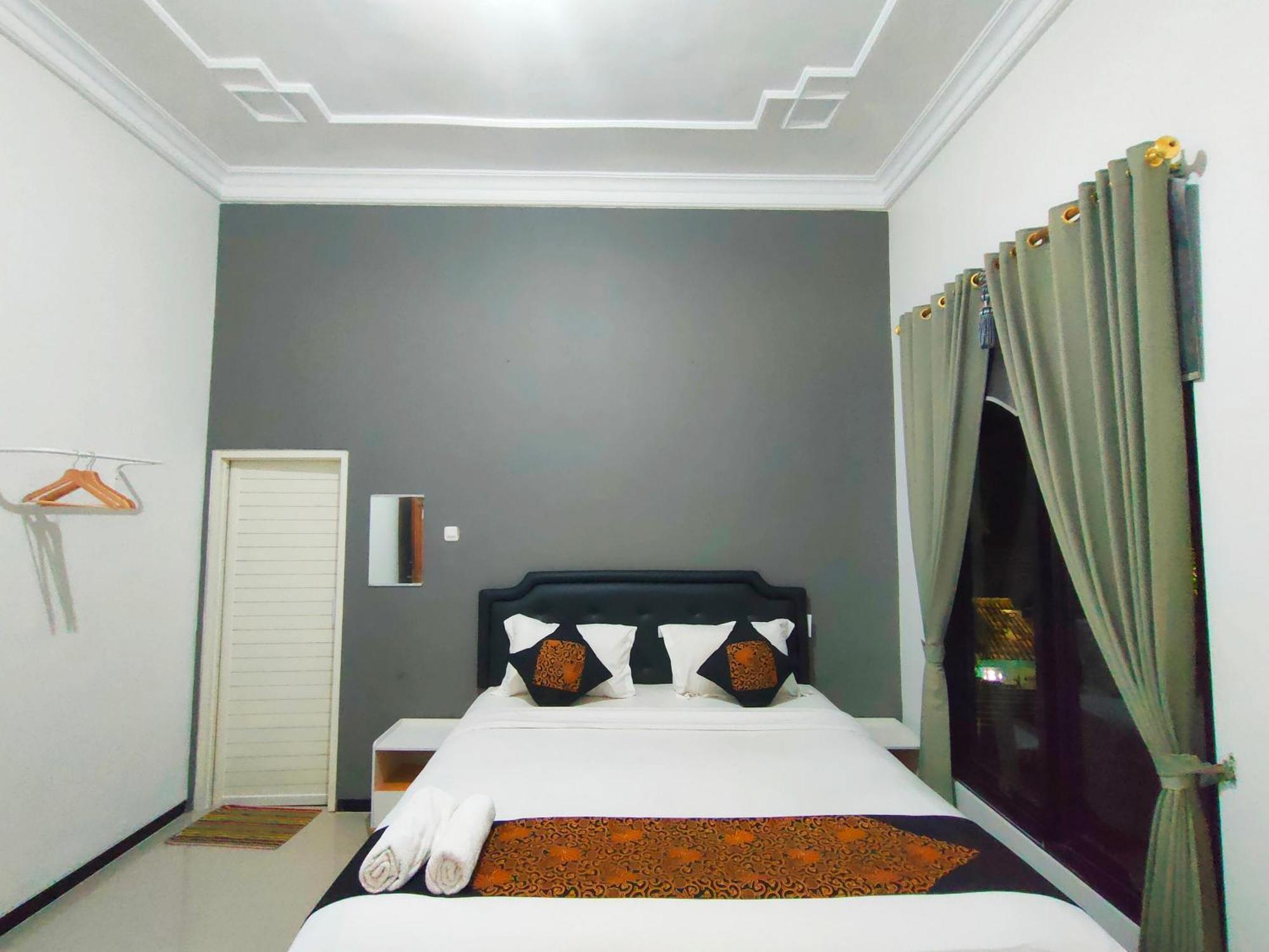 Tjahaja Baroe Syariah Mitra Reddoorz At Dukuh Kupang Hotel Surabaya Exterior photo